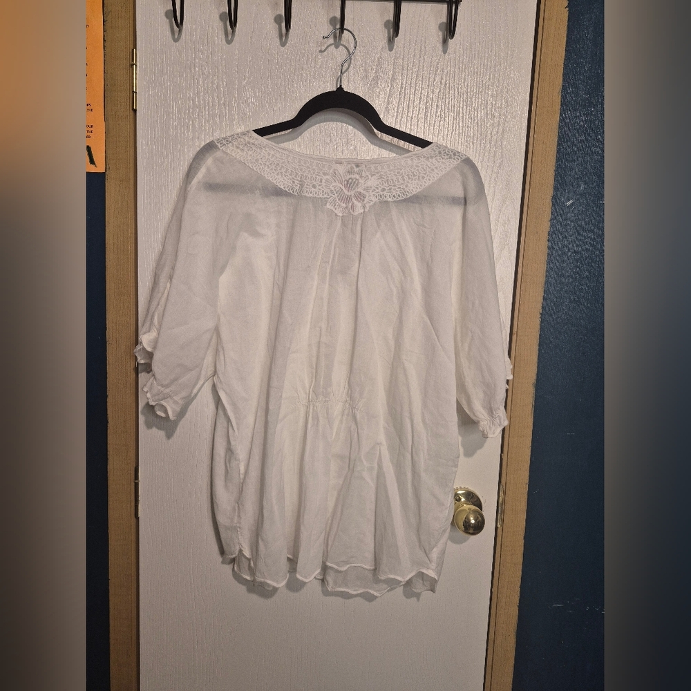 Johnny Was White Lace V-Neck Blouse - Picture 2 of 3